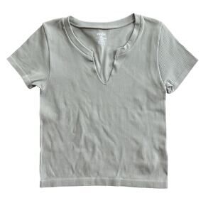 New ELODIE Sage Green Short Sleeve Notch V-Neck Ribbed Stretch Knit Top Sz M / L
